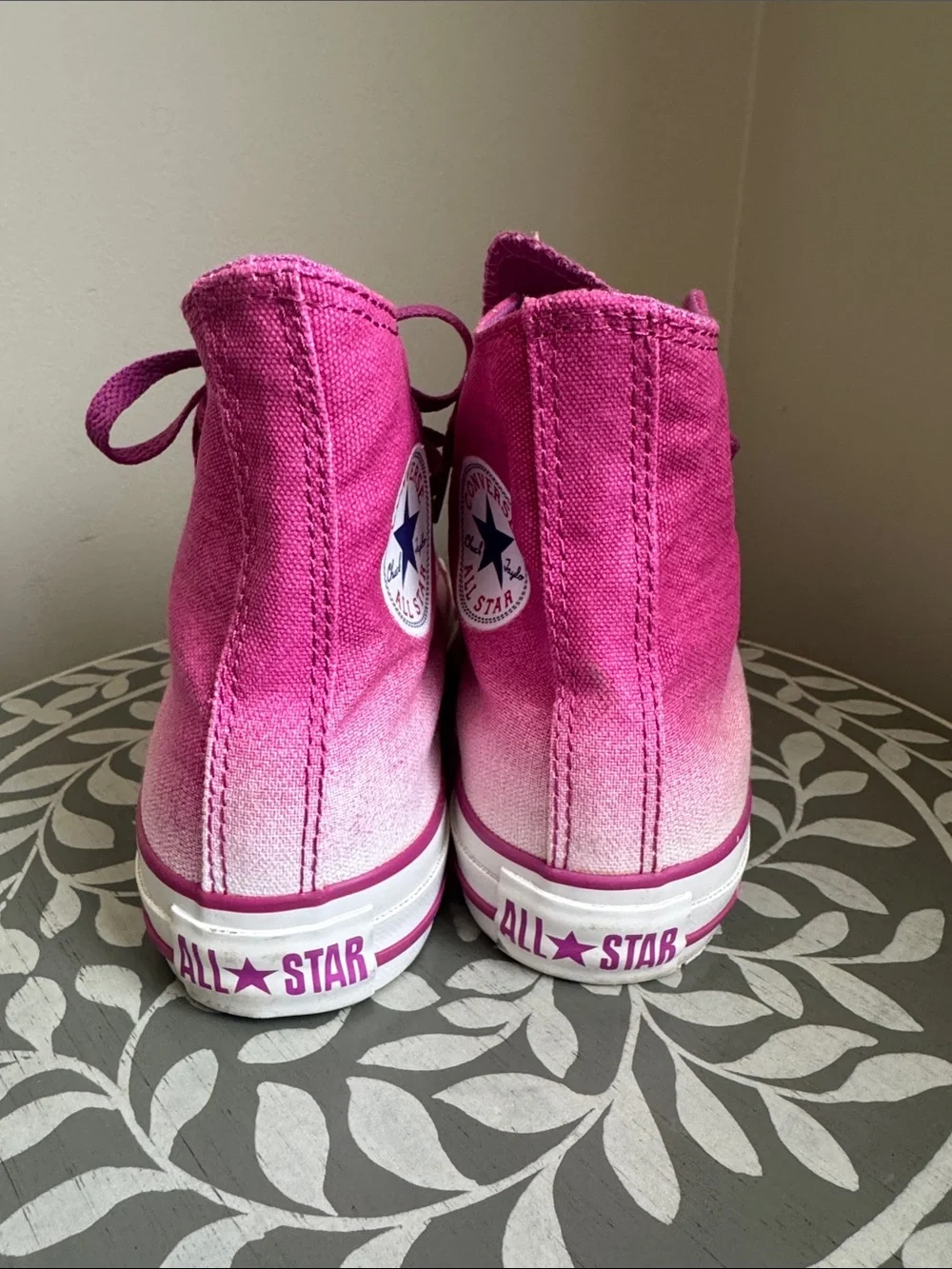 Converse Chuck Taylor High Top Sneakers - Pink Ombre Youth Sz 4